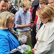Frau Silke Büdenbender bei uns am Stand